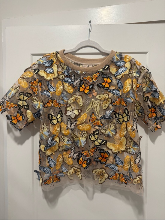 Anthropologie Tops - Anthropologie Neutral Tee with Multicolor Butterfly Appliqués Dolan
